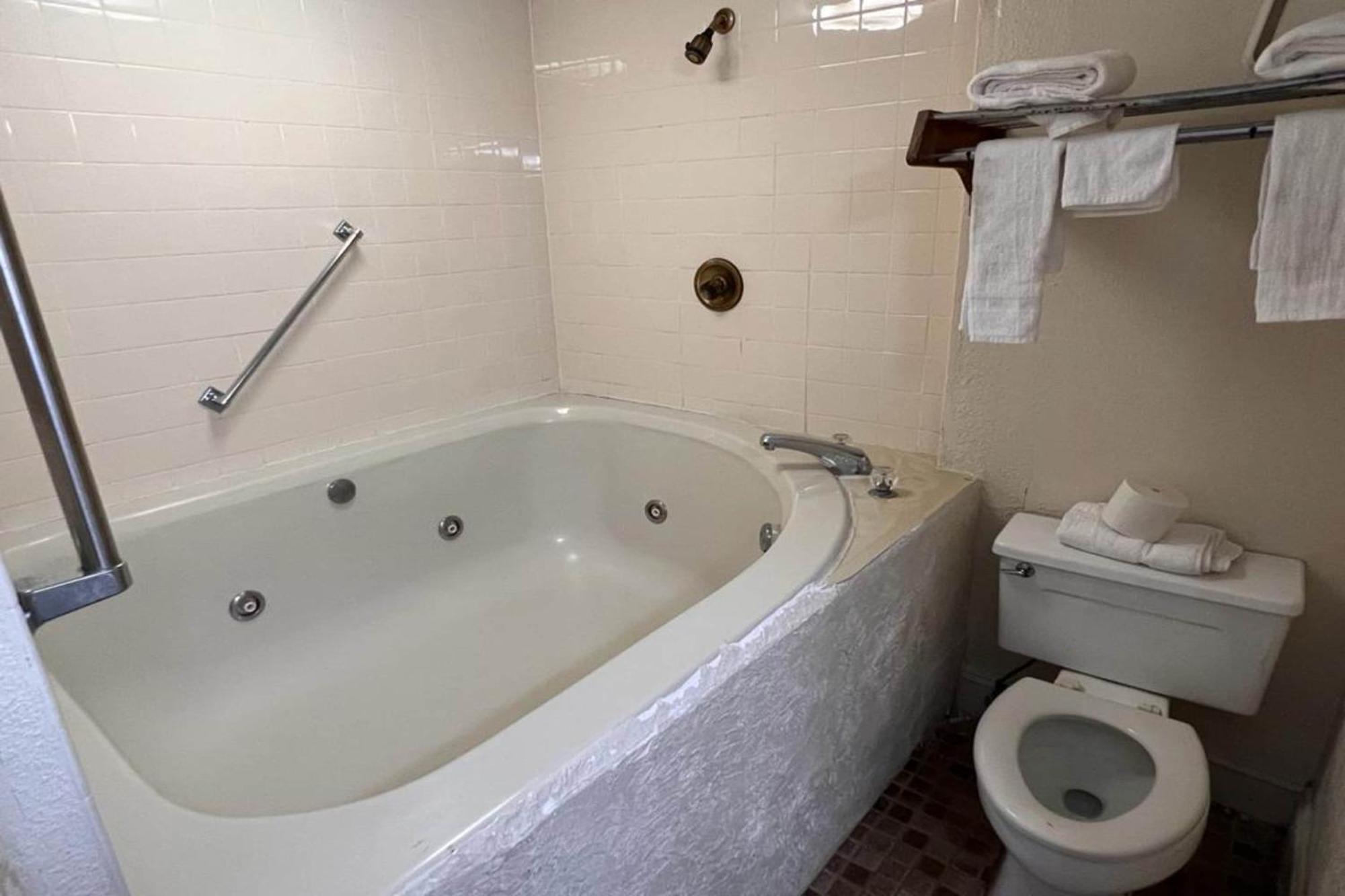 Super Inn & Suites By Oyo MilledgevilleMilledgeville  Kültér fotó